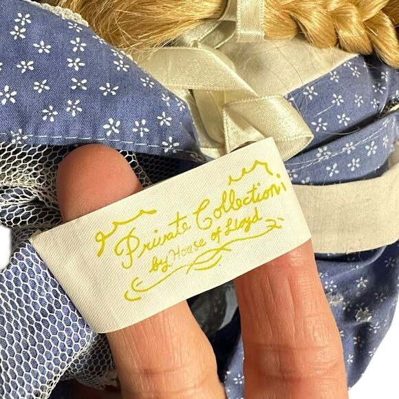 Vintage 1994 House of Lloyd Private Collection Jana Dutch Girl Porcelain Doll - Picture 8 of 10